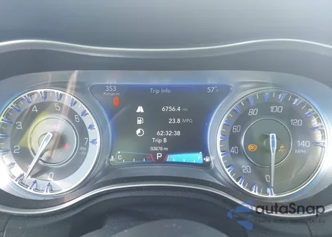 2018 Chrysler 300 Touring L z USA, uszkodzony, nr VIN 2C3CCAAG2JH191282